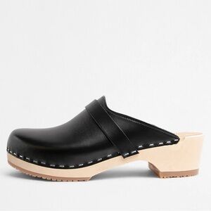 Elegant Black Leather Mules